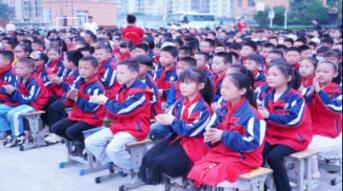 小学生们好兴奋!CUBAL冬令营校园篮球队“空降”普陀小学